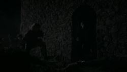 extant_GameOfThrones_2x03-WhatIsDeadMayNeverDie_4998