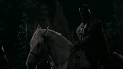 extant_GameOfThrones_2x03-WhatIsDeadMayNeverDie_5026