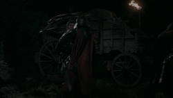 extant_GameOfThrones_2x03-WhatIsDeadMayNeverDie_5173