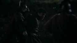 extant_GameOfThrones_2x03-WhatIsDeadMayNeverDie_5195