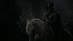 extant_GameOfThrones_2x03-WhatIsDeadMayNeverDie_5374