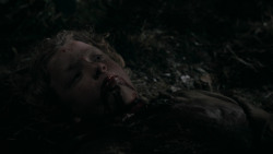 extant_GameOfThrones_2x03-WhatIsDeadMayNeverDie_5421