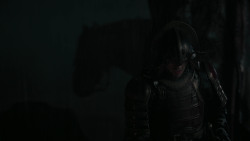 extant_GameOfThrones_2x04-GardenOfBones_0124