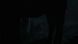 extant_GameOfThrones_2x04-GardenOfBones_0127