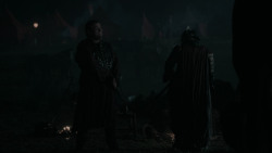 extant_GameOfThrones_2x04-GardenOfBones_0168