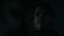 extant_GameOfThrones_2x04-GardenOfBones_0201