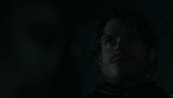 extant_GameOfThrones_2x04-GardenOfBones_0202