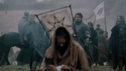 extant_GameOfThrones_2x04-GardenOfBones_0275