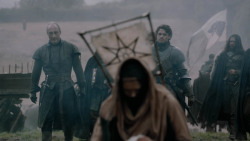 extant_GameOfThrones_2x04-GardenOfBones_0277
