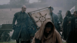 extant_GameOfThrones_2x04-GardenOfBones_0279