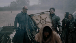 extant_GameOfThrones_2x04-GardenOfBones_0281