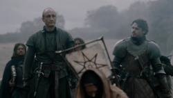 extant_GameOfThrones_2x04-GardenOfBones_0286
