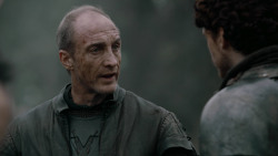 extant_GameOfThrones_2x04-GardenOfBones_0296