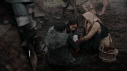 extant_GameOfThrones_2x04-GardenOfBones_0350