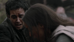 extant_GameOfThrones_2x04-GardenOfBones_0352