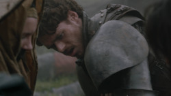 extant_GameOfThrones_2x04-GardenOfBones_0403