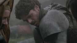 extant_GameOfThrones_2x04-GardenOfBones_0404