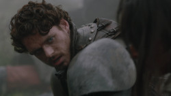 extant_GameOfThrones_2x04-GardenOfBones_0408