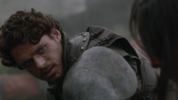 extant_GameOfThrones_2x04-GardenOfBones_0412
