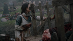 extant_GameOfThrones_2x04-GardenOfBones_0435
