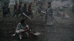 extant_GameOfThrones_2x04-GardenOfBones_0461