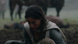extant_GameOfThrones_2x04-GardenOfBones_0462