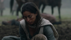 extant_GameOfThrones_2x04-GardenOfBones_0463