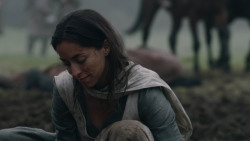 extant_GameOfThrones_2x04-GardenOfBones_0467
