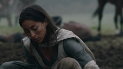 extant_GameOfThrones_2x04-GardenOfBones_0469