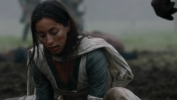 extant_GameOfThrones_2x04-GardenOfBones_0477