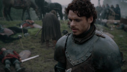 extant_GameOfThrones_2x04-GardenOfBones_0485