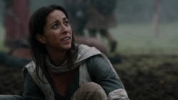 extant_GameOfThrones_2x04-GardenOfBones_0494