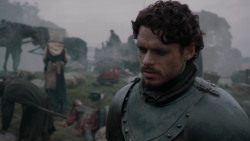 extant_GameOfThrones_2x04-GardenOfBones_0499
