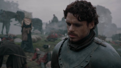 extant_GameOfThrones_2x04-GardenOfBones_0500