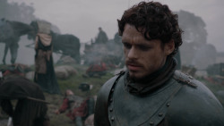 extant_GameOfThrones_2x04-GardenOfBones_0501