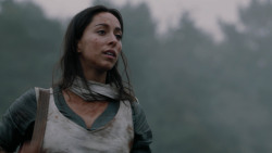 extant_GameOfThrones_2x04-GardenOfBones_0512