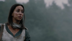 extant_GameOfThrones_2x04-GardenOfBones_0516
