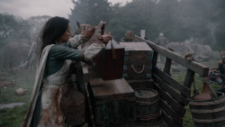 extant_GameOfThrones_2x04-GardenOfBones_0536