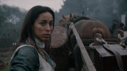 extant_GameOfThrones_2x04-GardenOfBones_0561