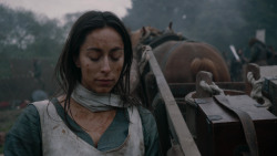 extant_GameOfThrones_2x04-GardenOfBones_0570