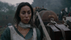 extant_GameOfThrones_2x04-GardenOfBones_0571