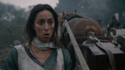 extant_GameOfThrones_2x04-GardenOfBones_0572