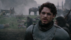 extant_GameOfThrones_2x04-GardenOfBones_0578