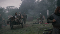 extant_GameOfThrones_2x04-GardenOfBones_0609