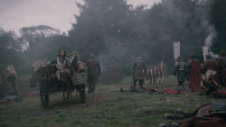 extant_GameOfThrones_2x04-GardenOfBones_0611