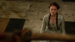 extant_GameOfThrones_2x04-GardenOfBones_0639