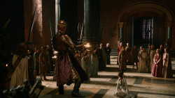 extant_GameOfThrones_2x04-GardenOfBones_0656