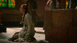 extant_GameOfThrones_2x04-GardenOfBones_0674