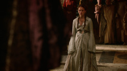 extant_GameOfThrones_2x04-GardenOfBones_0700