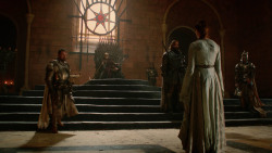 extant_GameOfThrones_2x04-GardenOfBones_0714